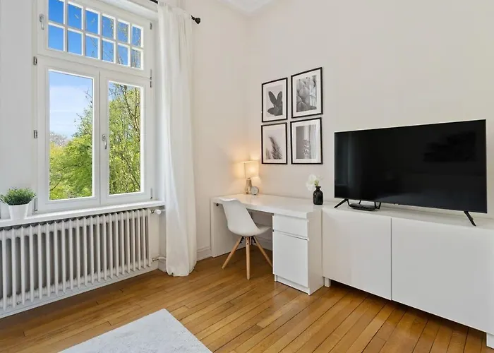 Stylish Villa With Shared Bathroom And Kitchen